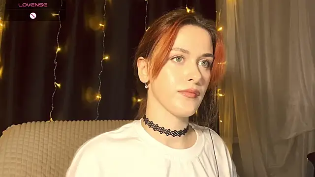 Snapshot of Veksal1a chatting on December 2025 05:44:02 PM Veksal1a online show from December 2025 05:44:02 PM