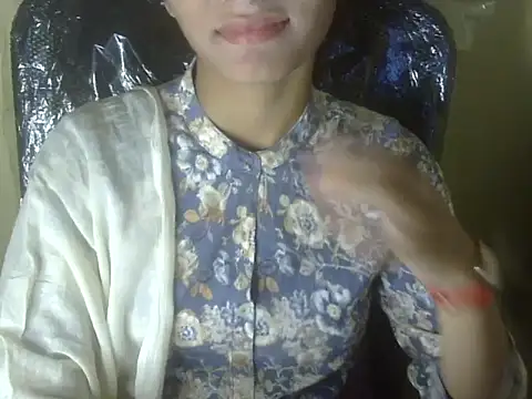 Snapshot of Shezi_N chatting on November 2025 01:33:02 PM Shezi N online show from November 2025 01:33:02 PM