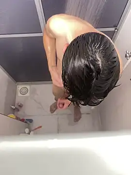 leozin01 online show from October 2025 12:18:02 PM