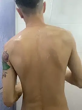 leozin01 online show from March 2026 12:11:01 AM