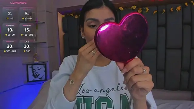 Snapshot of TanyaBello chatting on December 2025 01:28:01 PM TanyaBello online show from December 2025 01:28:01 PM