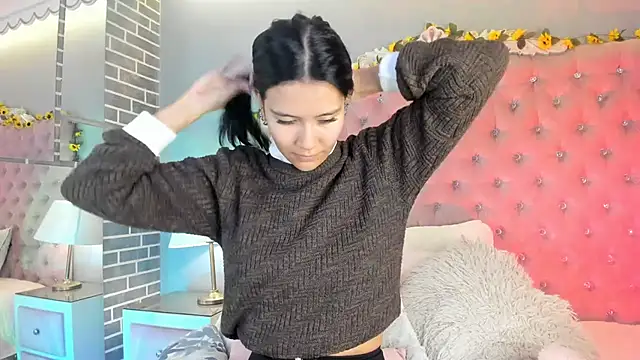 TanyaBello online show from May 2026 04:21:01 AM