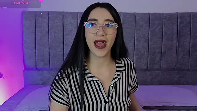 GabbieHill online show from November 2025 08:10:01 PM