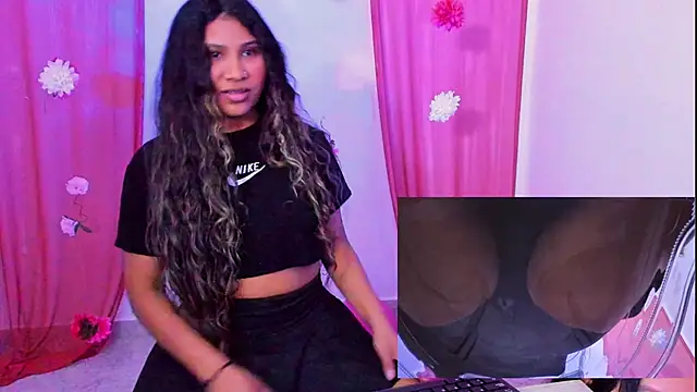 PaolaMedusa online show from October 2025 07:47:01 PM