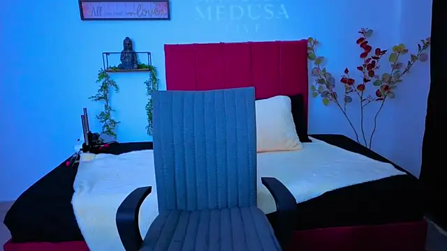 PaolaMedusa online show from October 2025 05:46:01 PM