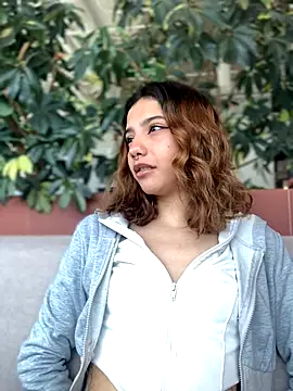 Snapshot of MiaaCute- chatting on October 2025 07:47:01 PM MiaaCute- online show from October 2025 07:47:01 PM