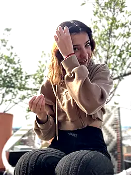 Snapshot of MiaaCute- chatting on October 2025 08:09:01 PM MiaaCute- online show from October 2025 08:09:01 PM