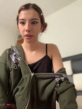 Snapshot of MiaaCute- chatting on February 2026 09:14:02 PM MiaaCute- online show from February 2026 09:14:02 PM