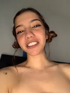 MiaaCute- online show from March 2026 11:35:01 PM