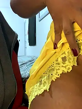 NatashaAzura online show from October 2025 11:06:02 PM