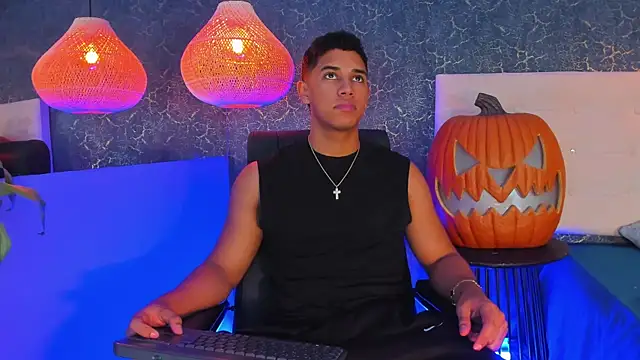 Zayne cross online show from October 2025 05:41:01 AM