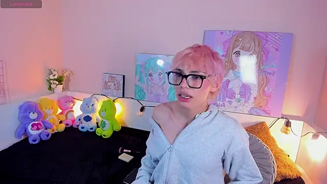 Strawberry Kitty  online show from October 2025 09:37:02 PM