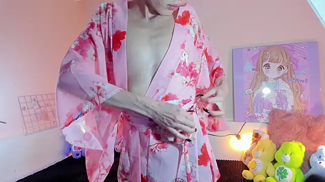 Strawberry Kitty  online show from December 2025 04:06:01 AM