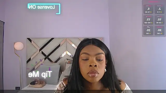 Maiacharris  online show from June 2026 12:08:02 PM