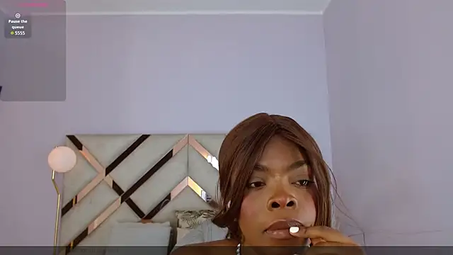 Maiacharris  online show from July 2026 12:23:01 PM