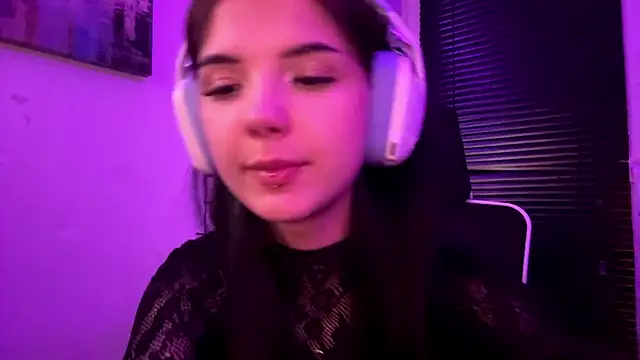 Snapshot of HanaMantanaDell chatting on March 2026 05:06:01 PM HanaMantanaDell online show from March 2026 05:06:01 PM