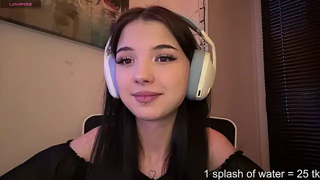 Snapshot of HanaMantanaDell chatting on March 2026 03:12:01 PM HanaMantanaDell online show from March 2026 03:12:01 PM