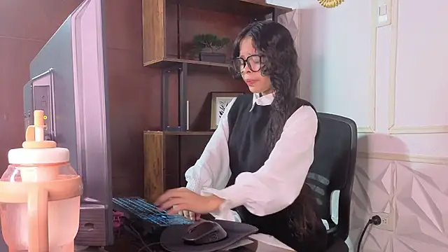 Snapshot of sharon_ivanna12 chatting on May 2026 07:30:01 PM sharon ivanna12 online show from May 2026 07:30:01 PM