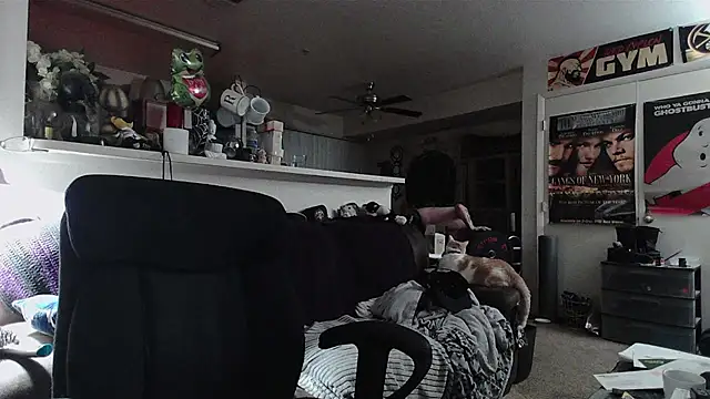 biggerisbetter12 online show from April 2026 02:16:01 AM