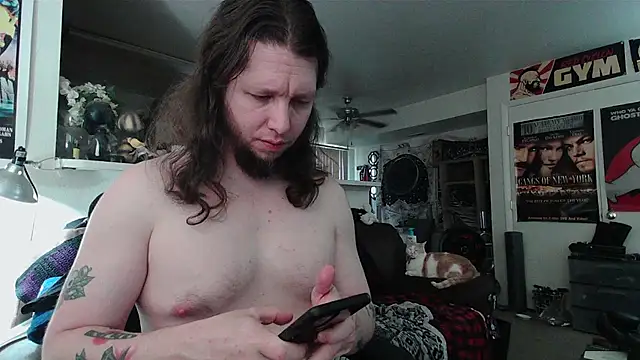 biggerisbetter12 online show from May 2026 11:20:01 PM