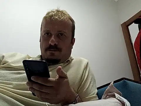 Snapshot of WORLDJR chatting on October 2025 05:50:02 PM WORLDJR online show from October 2025 05:50:02 PM