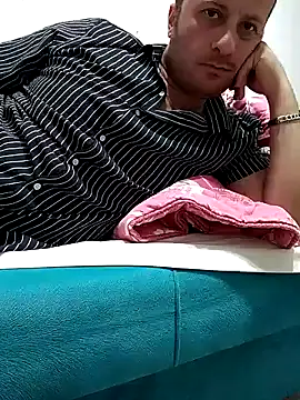 Snapshot of WORLDJR chatting on November 2025 06:35:01 PM WORLDJR online show from November 2025 06:35:01 PM