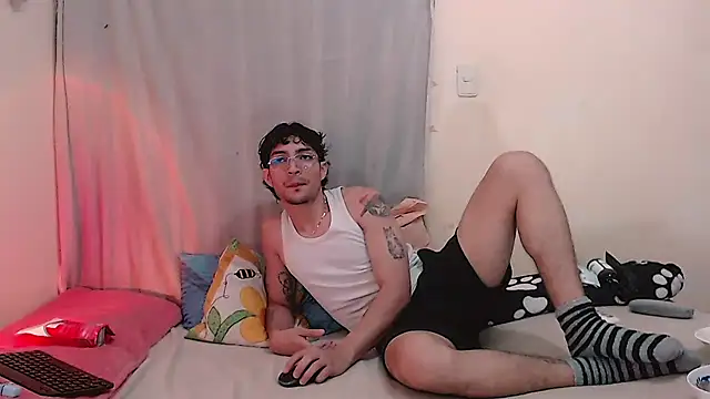 Snapshot of Gaia_16 chatting on February 2026 08:15:01 PM Gaia 16 online show from February 2026 08:15:01 PM