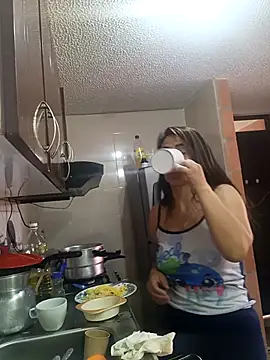 AmeliHoney online show from November 2025 01:57:02 PM