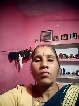 OliveGreen22 online show from November 2025 03:49:02 AM