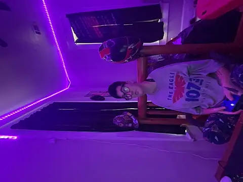 Snapshot of faithorsini8 chatting on October 2025 05:13:01 PM faithorsini8 online show from October 2025 05:13:01 PM