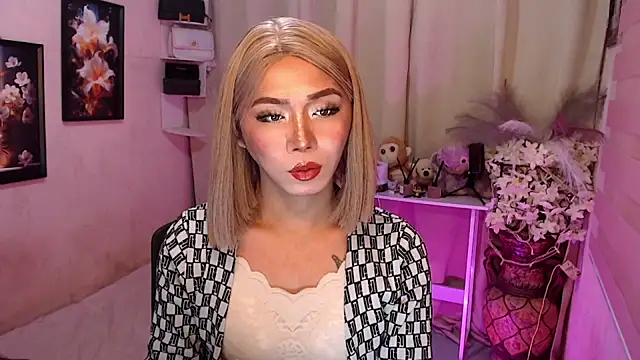 Snapshot of Katesy12 chatting on December 2025 11:32:01 PM Katesy12 online show from December 2025 11:32:01 PM