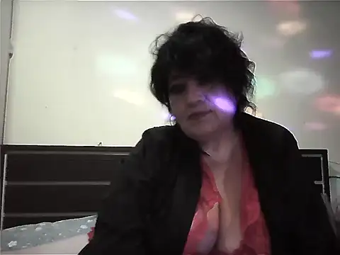 Snapshot of Laura_Sky_ chatting on November 2025 06:10:01 PM Laura Sky online show from November 2025 06:10:01 PM