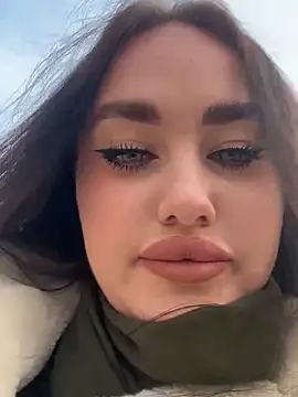 KiraSunshine online show from November 2025 04:01:01 AM