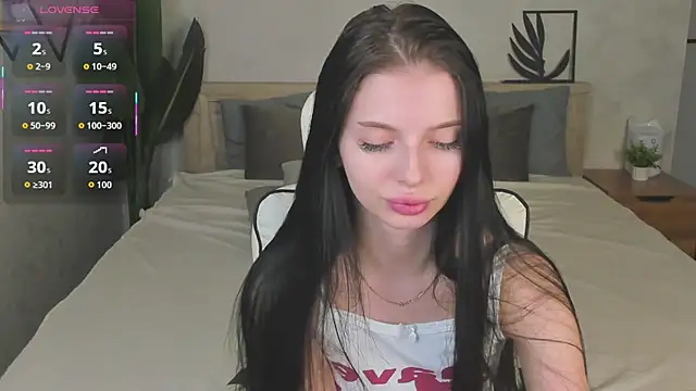 Eva Mayers online show from November 2025 11:07:02 PM