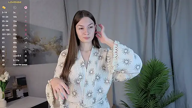 LeishaBeauman online show from October 2025 04:07:02 PM