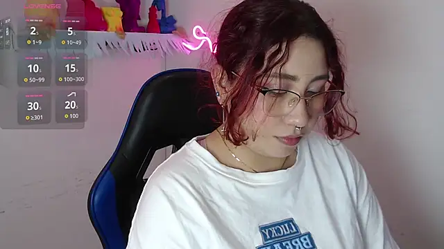 littlee red online show from November 2025 08:19:01 PM