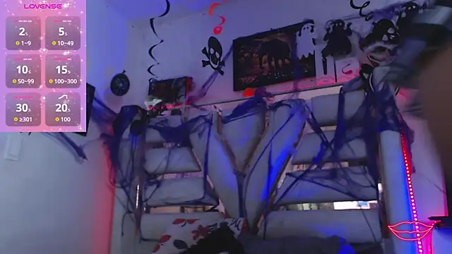 Snapshot of Hanna_Plum chatting on October 2025 01:41:02 AM Hanna Plum online show from October 2025 01:41:02 AM