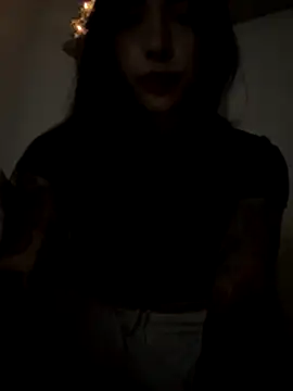 Snapshot of valeriahornier chatting on December 2025 01:57:01 AM valeriahornier online show from December 2025 01:57:01 AM