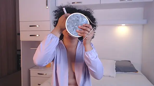 Snapshot of MartiRuis10 chatting on November 2025 10:09:02 PM MartiRuis10 online show from November 2025 10:09:02 PM