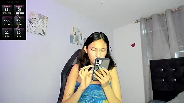 Snapshot of princess_foxxy chatting on February 2026 09:33:01 PM princess foxxy online show from February 2026 09:33:01 PM