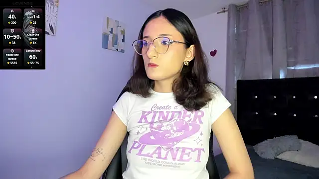 Snapshot of princess_foxxy chatting on February 2026 08:10:02 PM princess foxxy online show from February 2026 08:10:02 PM