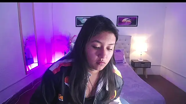 Betsy   online show from November 2025 04:01:02 AM