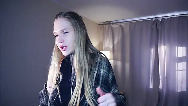 Snapshot of NadinePogar chatting on October 2025 07:23:02 AM NadinePogar online show from October 2025 07:23:02 AM