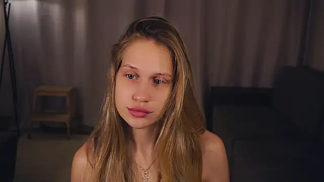 Snapshot of NadinePogar chatting on November 2025 07:20:02 AM NadinePogar online show from November 2025 07:20:02 AM