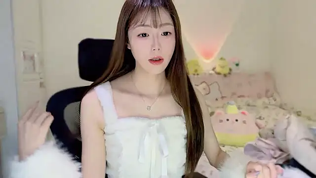 Onecutelittle online show from November 2025 01:06:01 AM