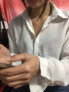 Snapshot of Kylie_beem chatting on November 2025 07:30:02 AM Kylie beem online show from November 2025 07:30:02 AM