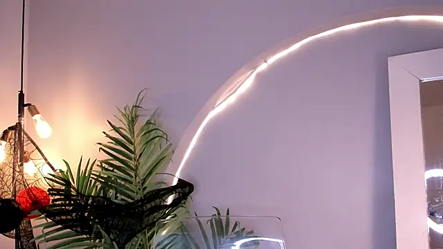 Juli Casanova online show from October 2025 01:23:04 PM