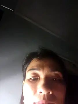 Snapshot of Miube2k chatting on November 2025 06:53:01 PM Miube2k online show from November 2025 06:53:01 PM