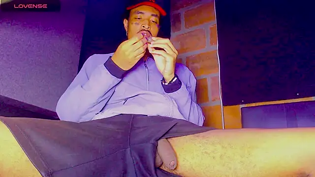 Snapshot of Anaconda_larga chatting on October 2025 11:42:01 AM Anaconda larga online show from October 2025 11:42:01 AM