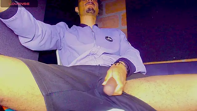 Snapshot of Anaconda_larga chatting on October 2025 12:02:02 PM Anaconda larga online show from October 2025 12:02:02 PM